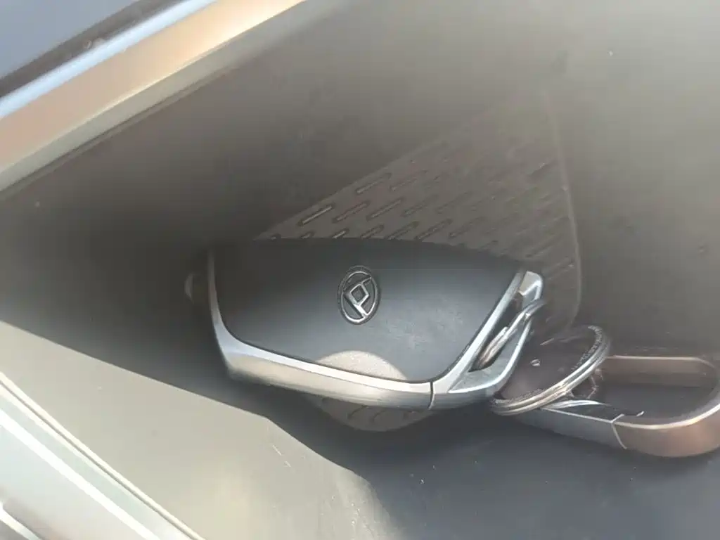 Maxus V70 — миниатюра 9