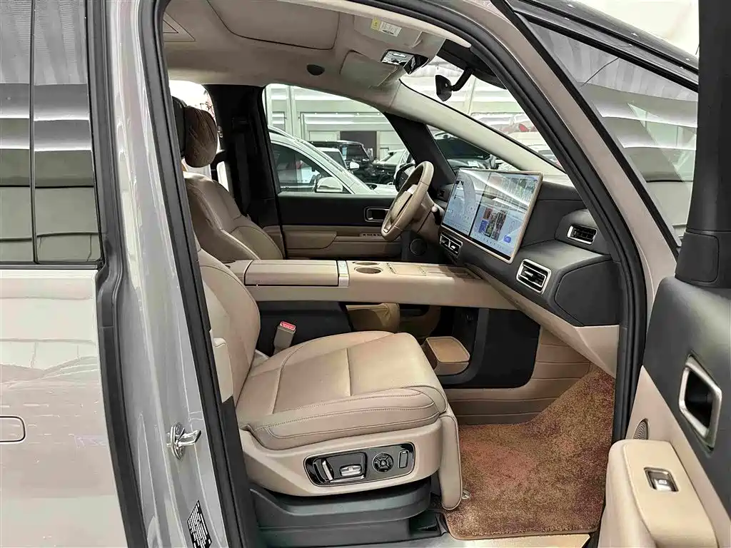 Li Auto Li MEGA — миниатюра 25