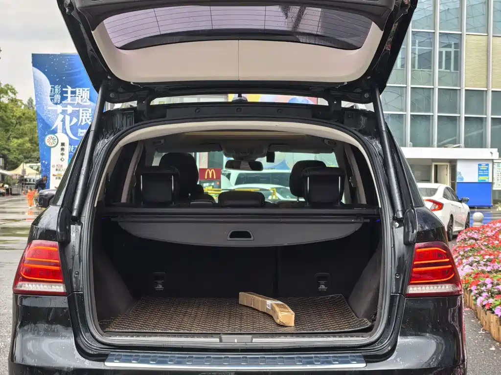 Mercedes-Benz GLE (Import) — миниатюра 11