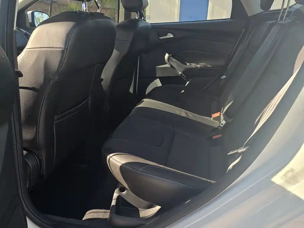 Ford Focus — миниатюра 12