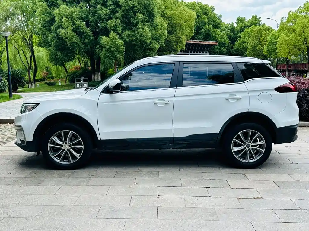 Geely Boyue — миниатюра 17