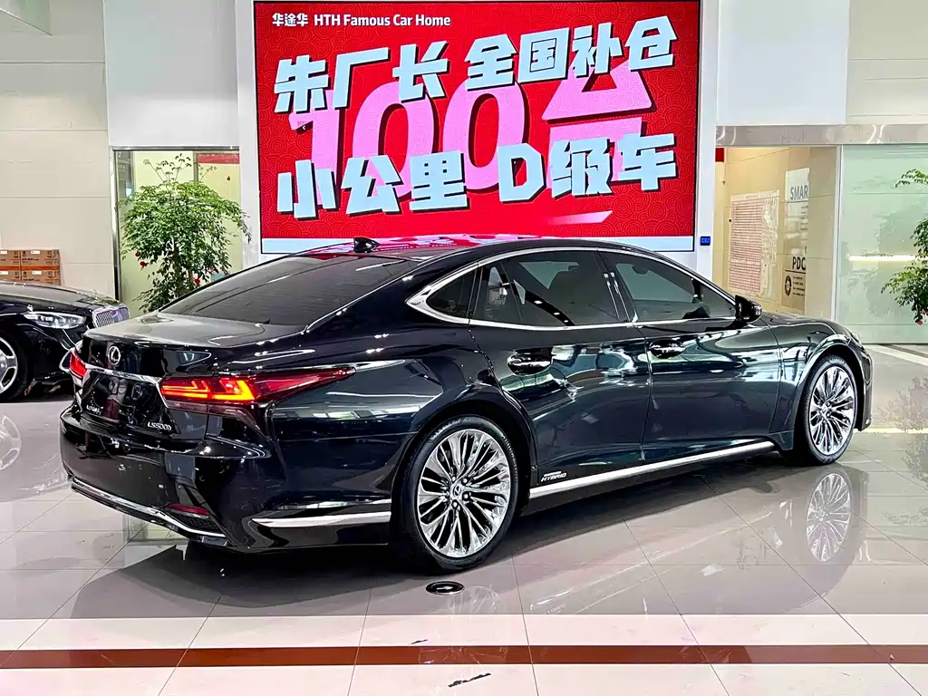 Lexus LS — миниатюра 11