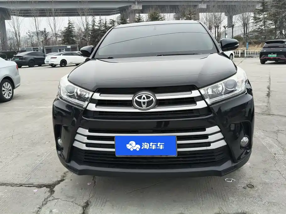 TOYOTA HIGHLANDER