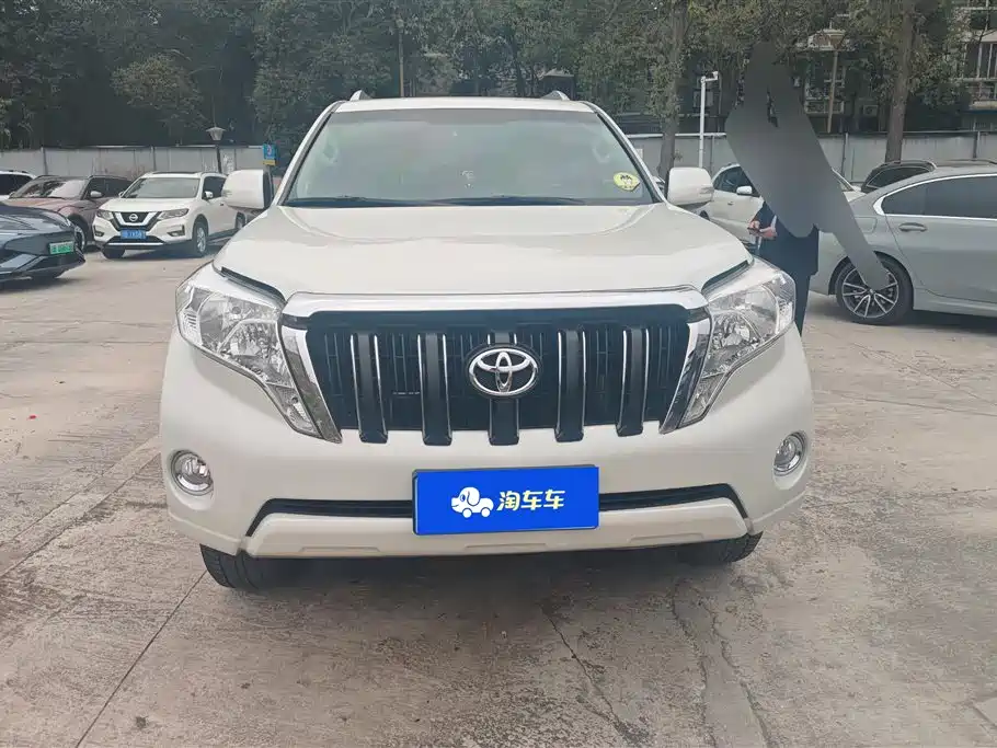 TOYOTA PRADO