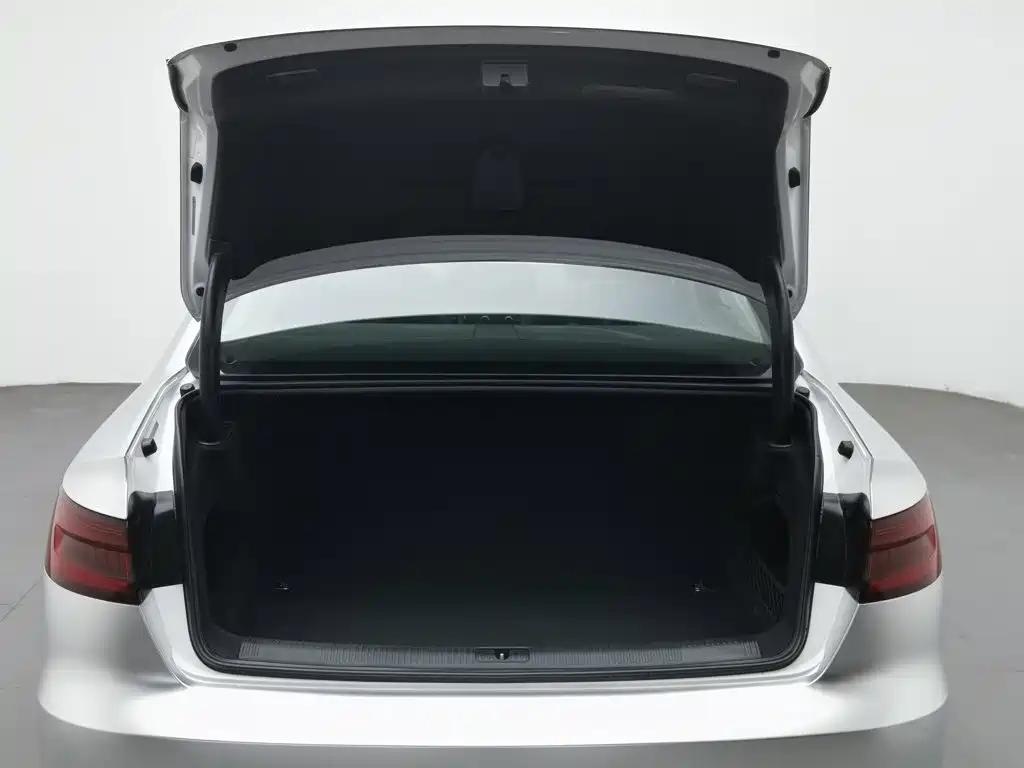 Audi A4L — миниатюра 16