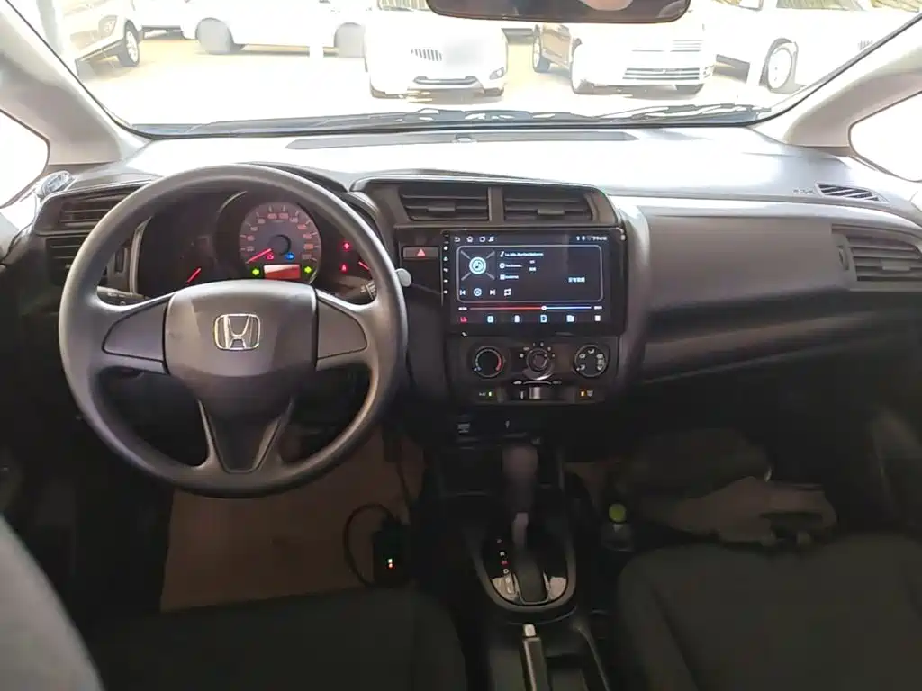 Honda Fit — миниатюра 10