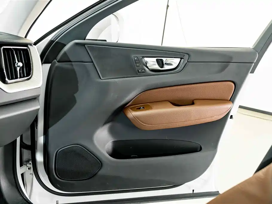 Volvo XC60 — миниатюра 15
