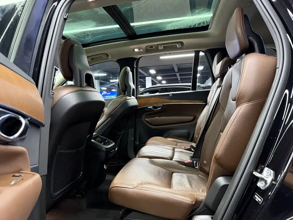 Volvo XC90 — миниатюра 5
