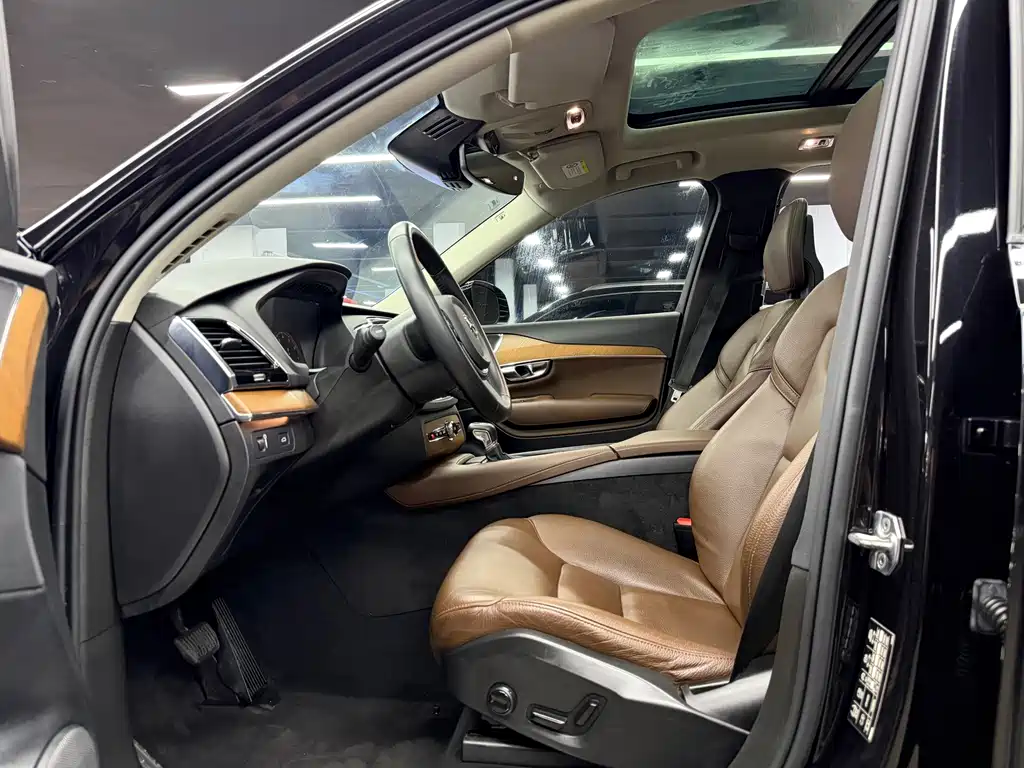 Volvo XC90 — миниатюра 4