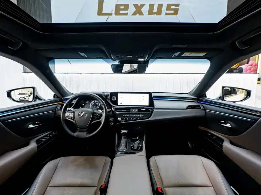 Lexus ES — миниатюра 14