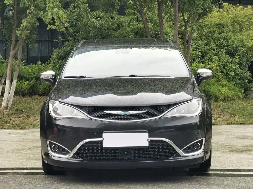 Chrysler Grand Voyager PHEV (Import) — миниатюра 2