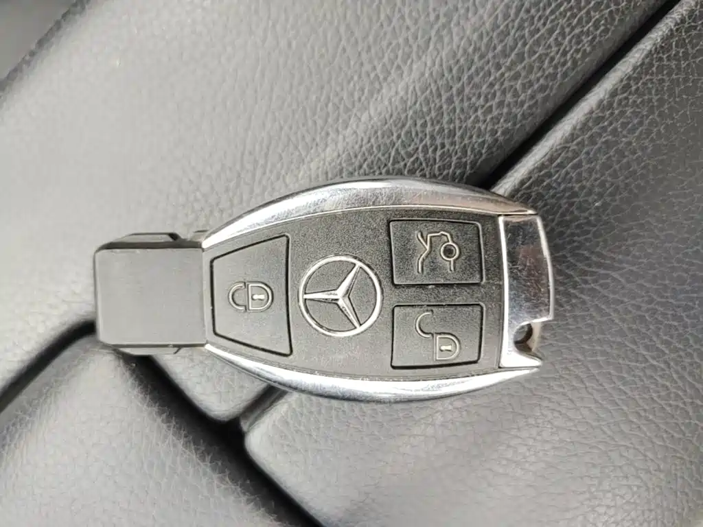 Mercedes-Benz E-Class — миниатюра 9