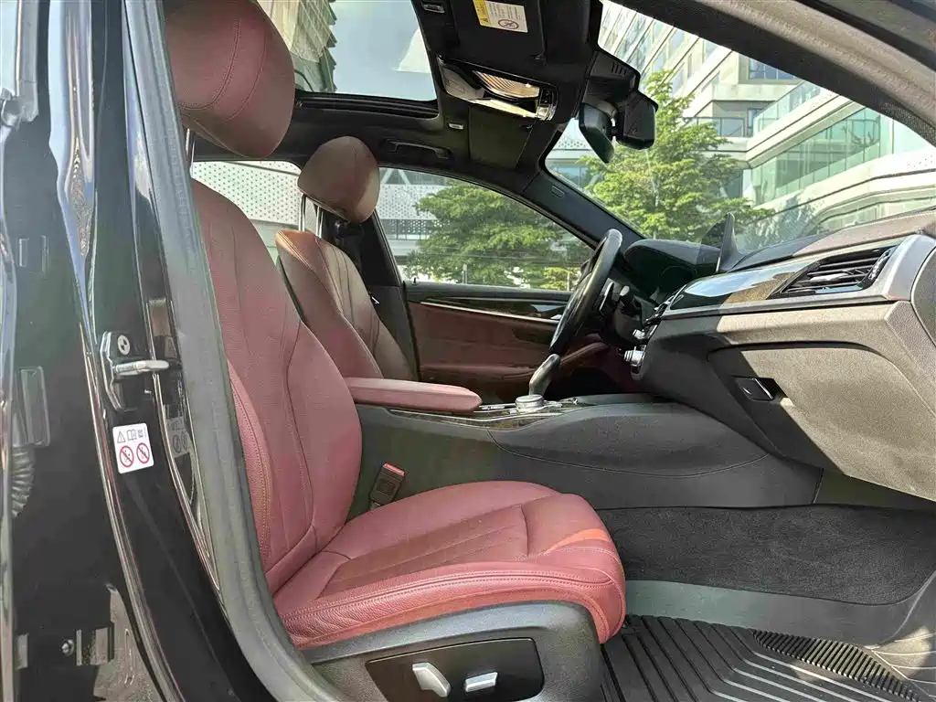 BMW 5 Series — миниатюра 6