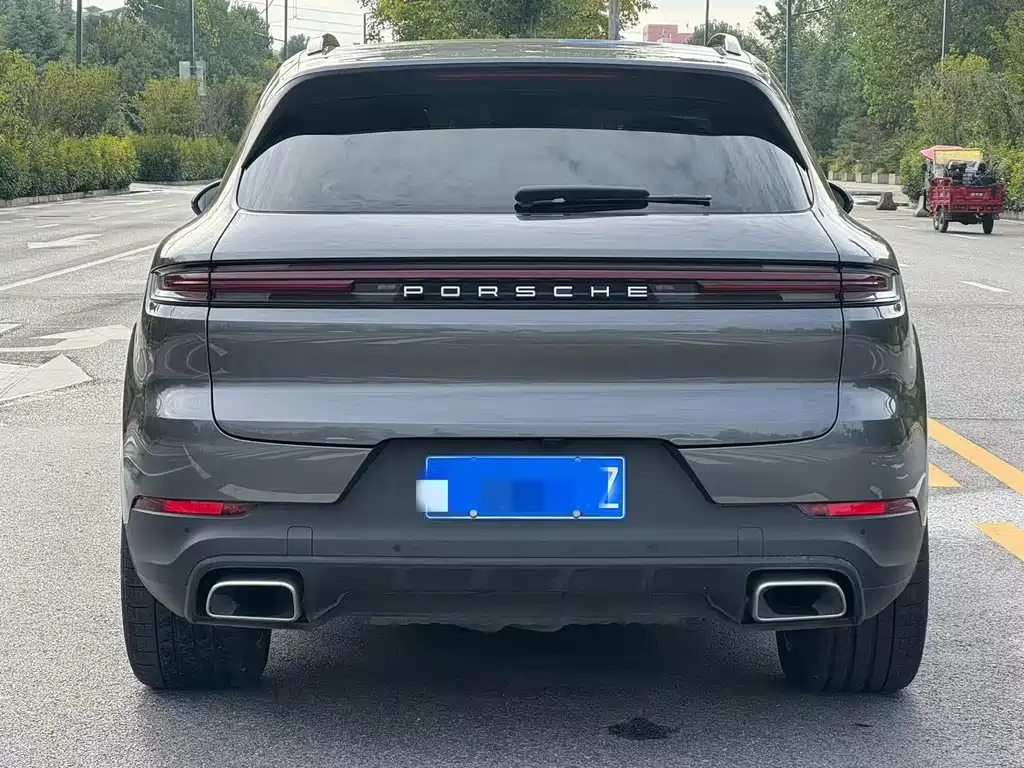 Porsche Cayenne — миниатюра 8