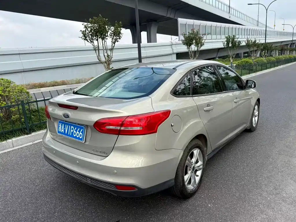 Ford Focus — миниатюра 6