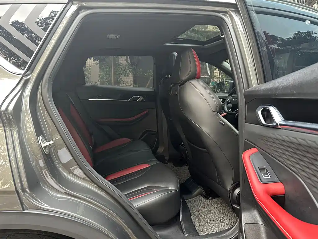 Geely Binyue — миниатюра 9