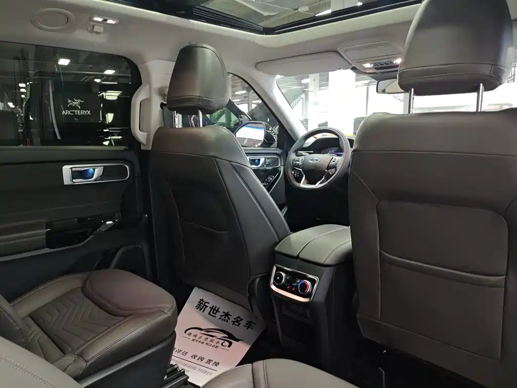 Ford Explorer — миниатюра 11