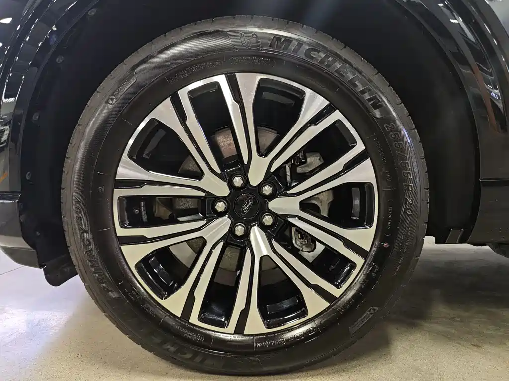 Ford Explorer — миниатюра 17