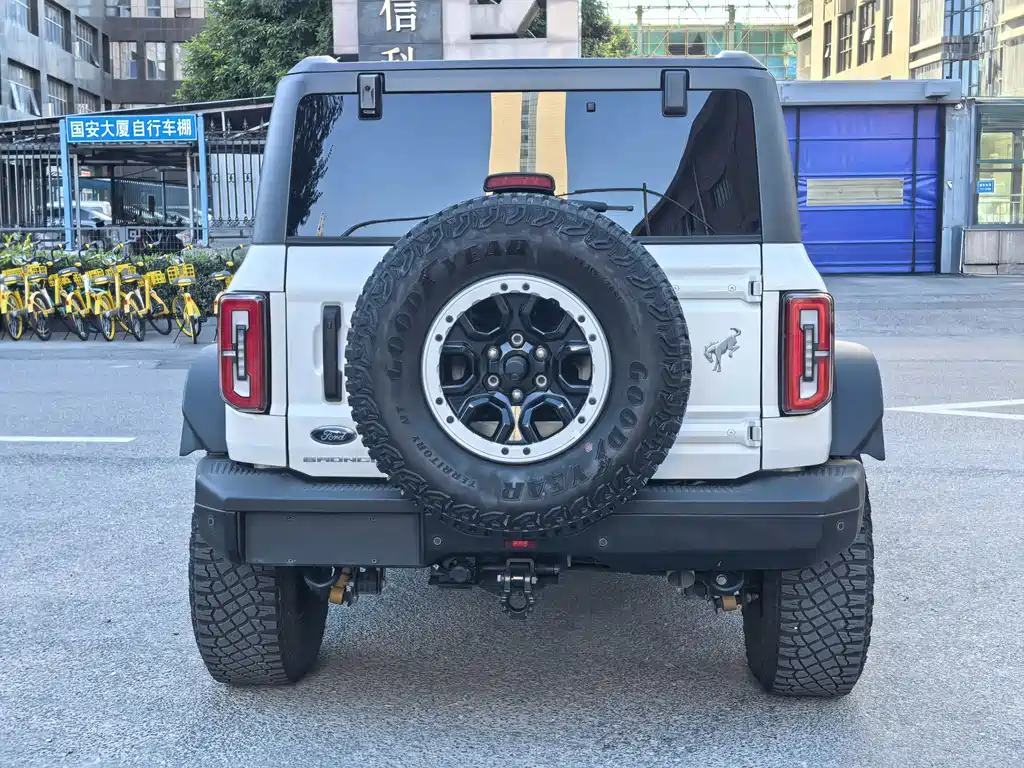 Ford Bronco — миниатюра 5