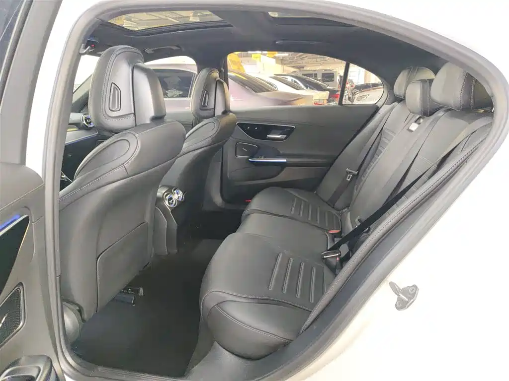 Mercedes-Benz C-Class - фото 17