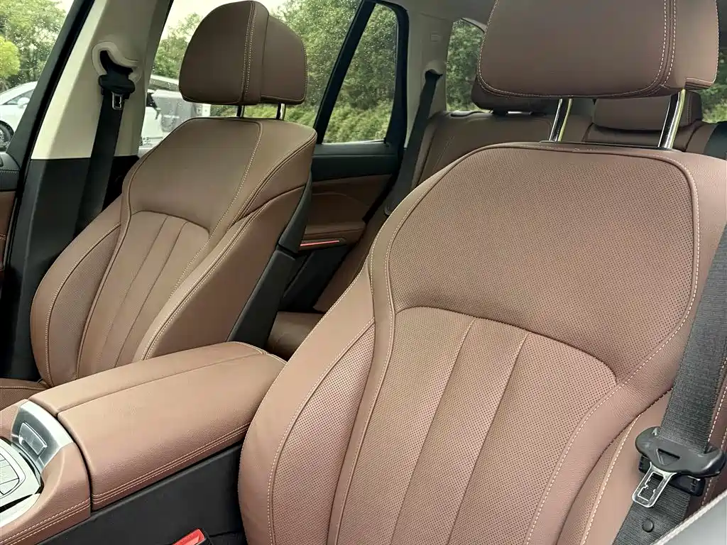 BMW X5 (Import) — миниатюра 13