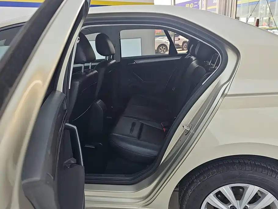 Volkswagen Bora — миниатюра 11