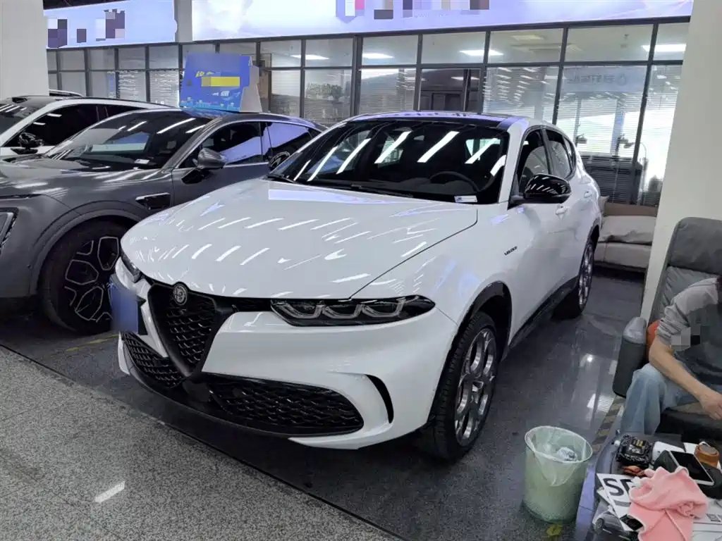 Alfa Romeo Tonale 2023 2.0T 268HP AWD Veloce
