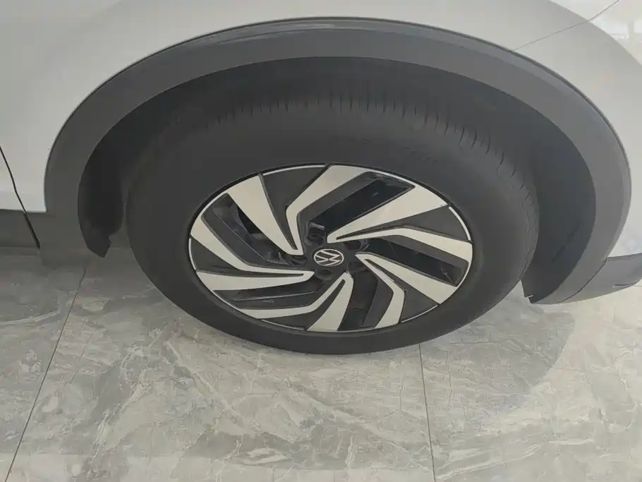 Volkswagen Tiguan L — миниатюра 6