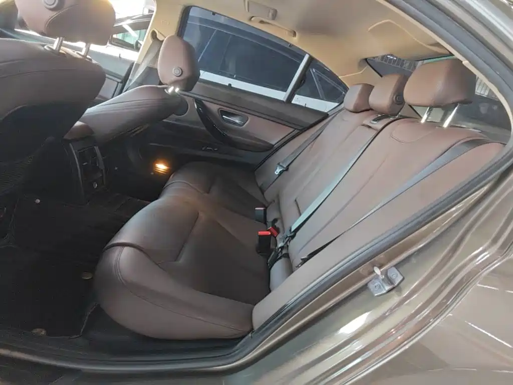 BMW 3 Series — миниатюра 17
