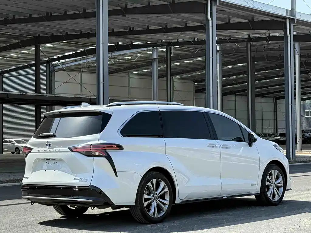 TOYOTA SIENNA