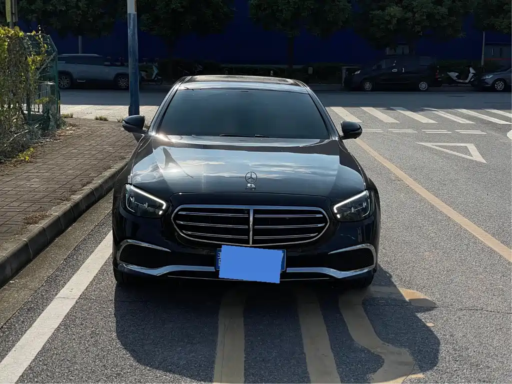 Mercedes-Benz E-Class — миниатюра 3