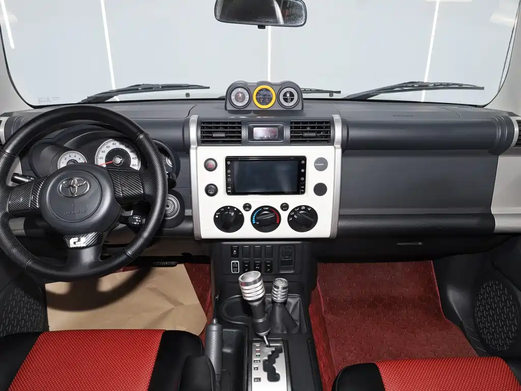 Toyota FJ Cruiser — миниатюра 18