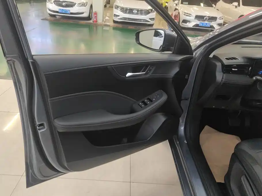 Roewe i5 — миниатюра 7