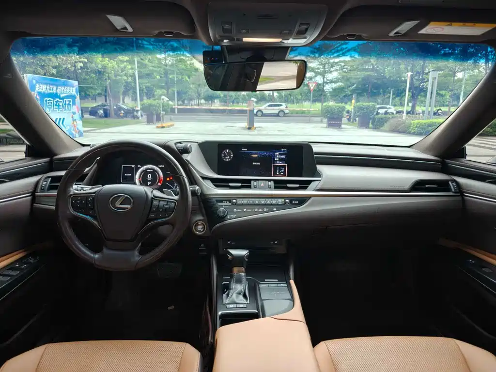 Lexus ES — миниатюра 11