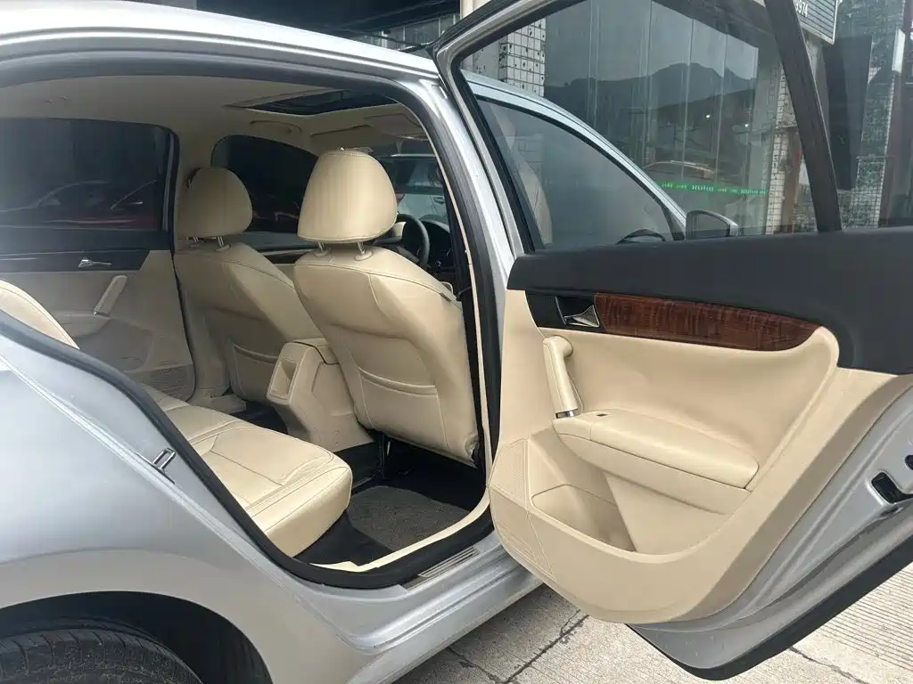 Volkswagen Lavida — миниатюра 4