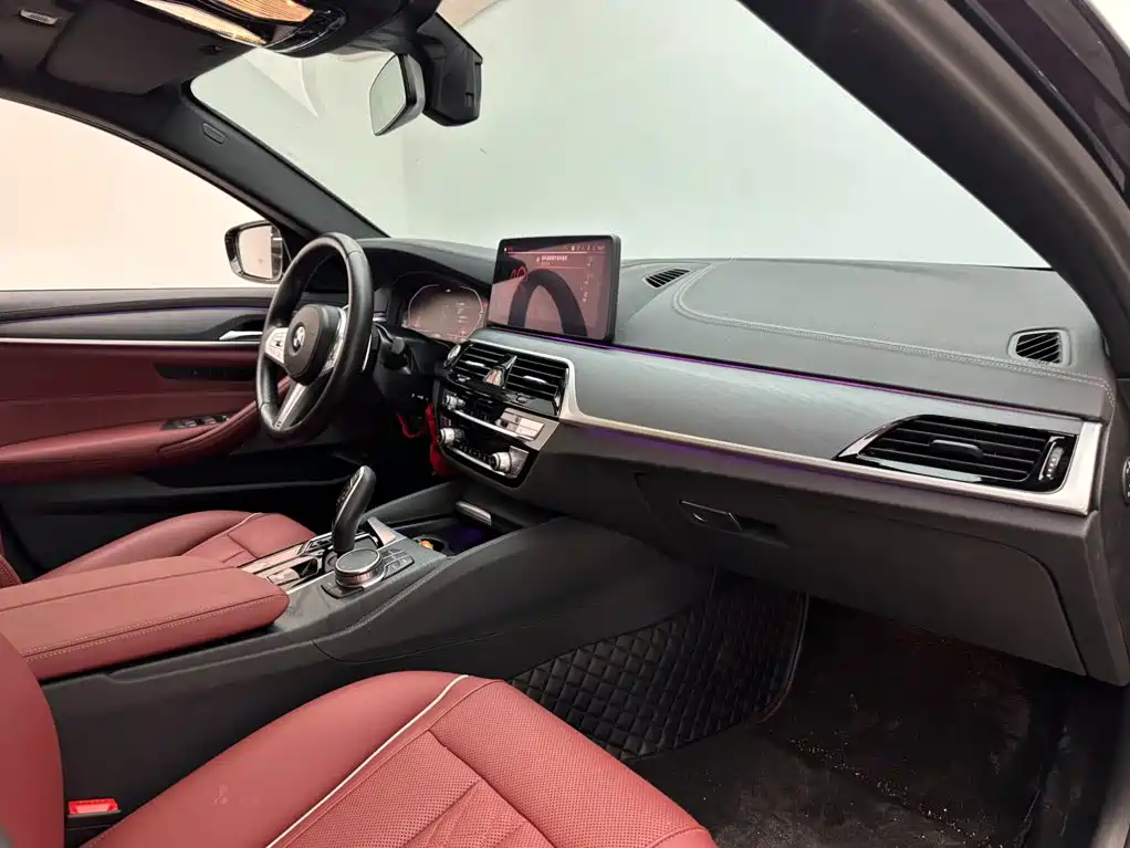 BMW 5 Series — миниатюра 11