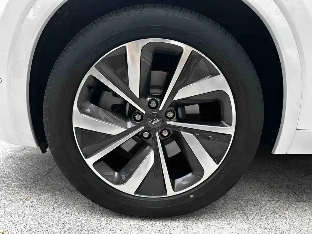 Li Auto Li ONE — миниатюра 12