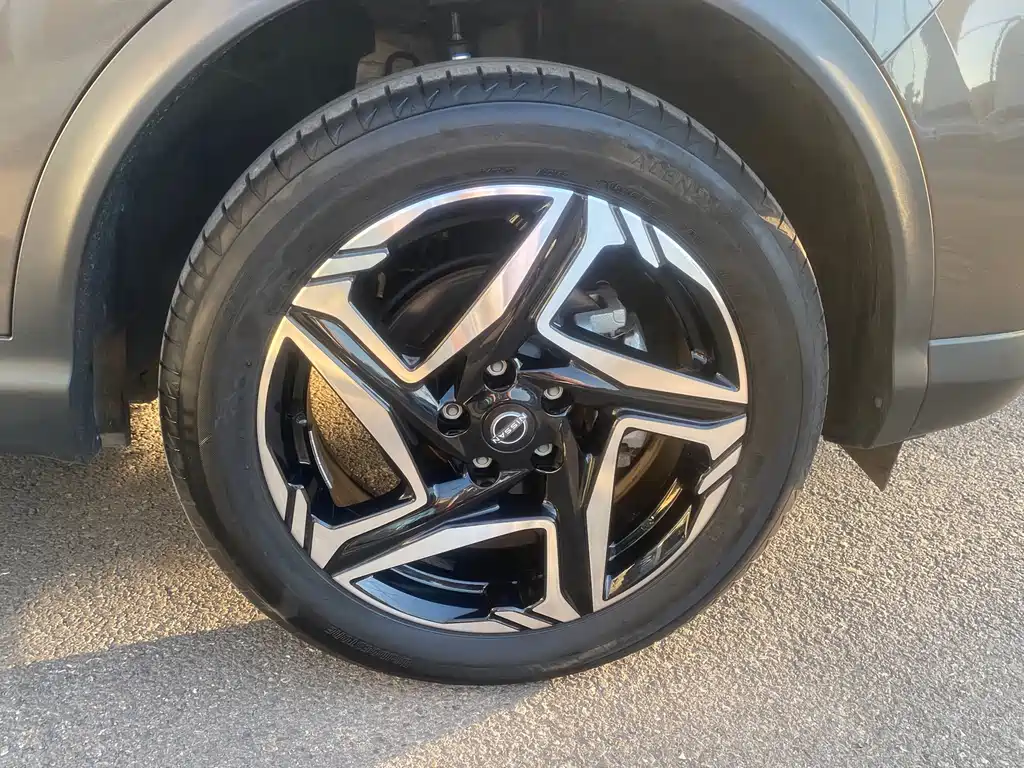 Nissan Qashqai — миниатюра 9