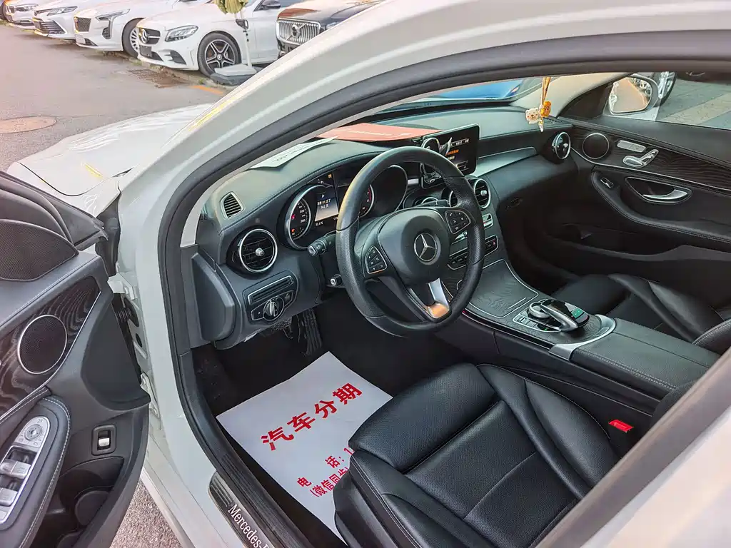 Mercedes-Benz C-Class — миниатюра 7