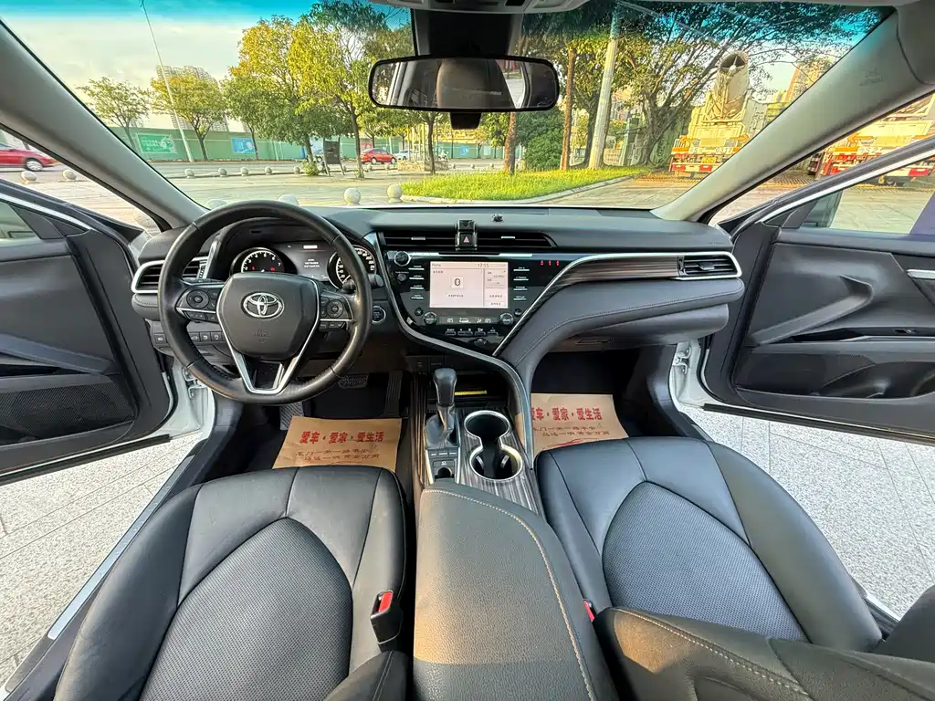 Toyota Camry — миниатюра 15