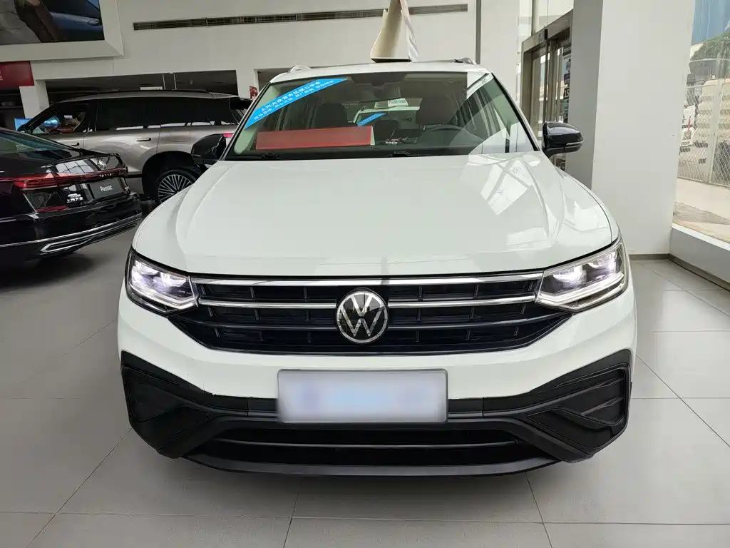 Volkswagen Tiguan L — миниатюра 3