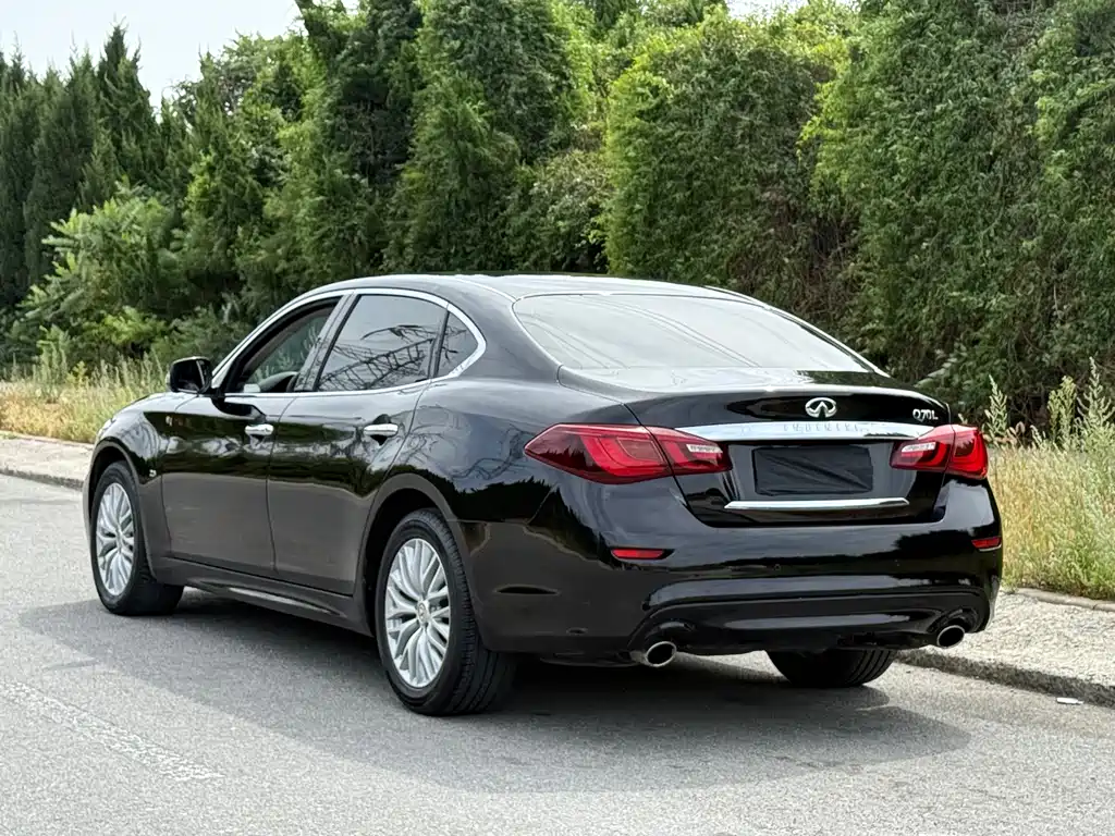 Infiniti Q70 — миниатюра 5