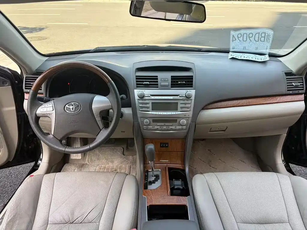 Toyota Camry — миниатюра 7
