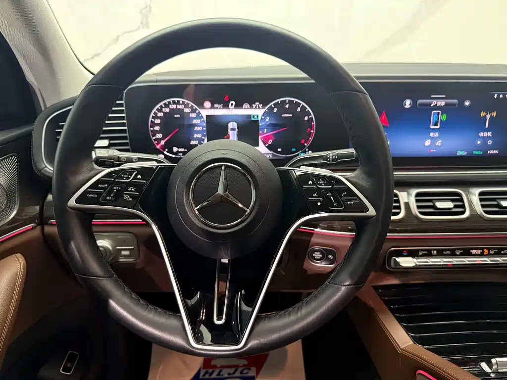 Mercedes-Benz GLE (Import) — миниатюра 10