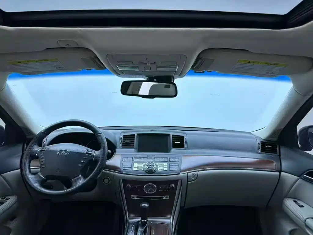 Infiniti M — миниатюра 5