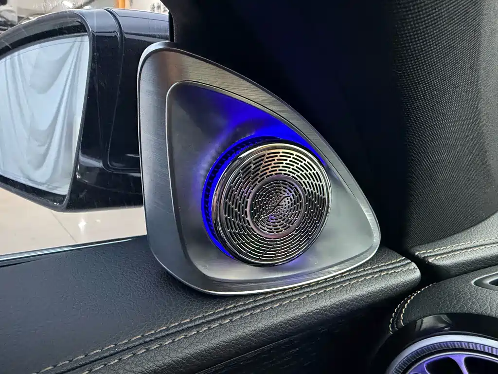 Mercedes-Benz E-Class — миниатюра 20