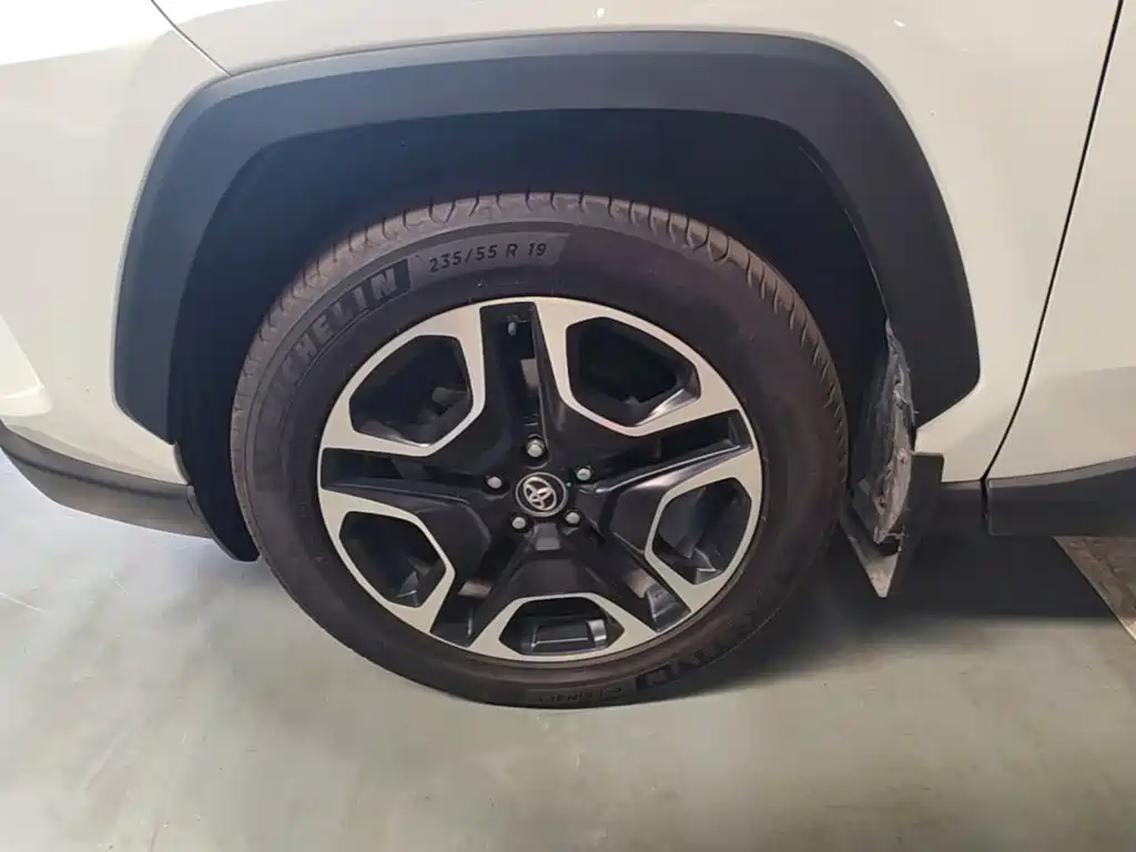 Toyota RAV4 — миниатюра 23