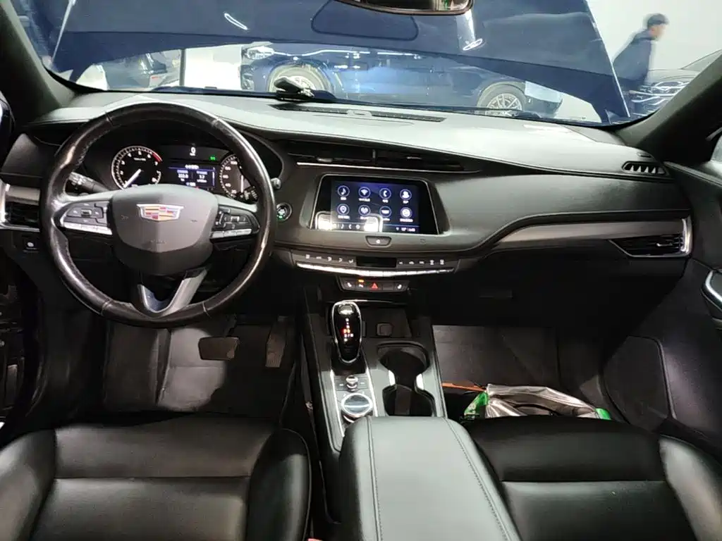 Cadillac XT4 — миниатюра 6