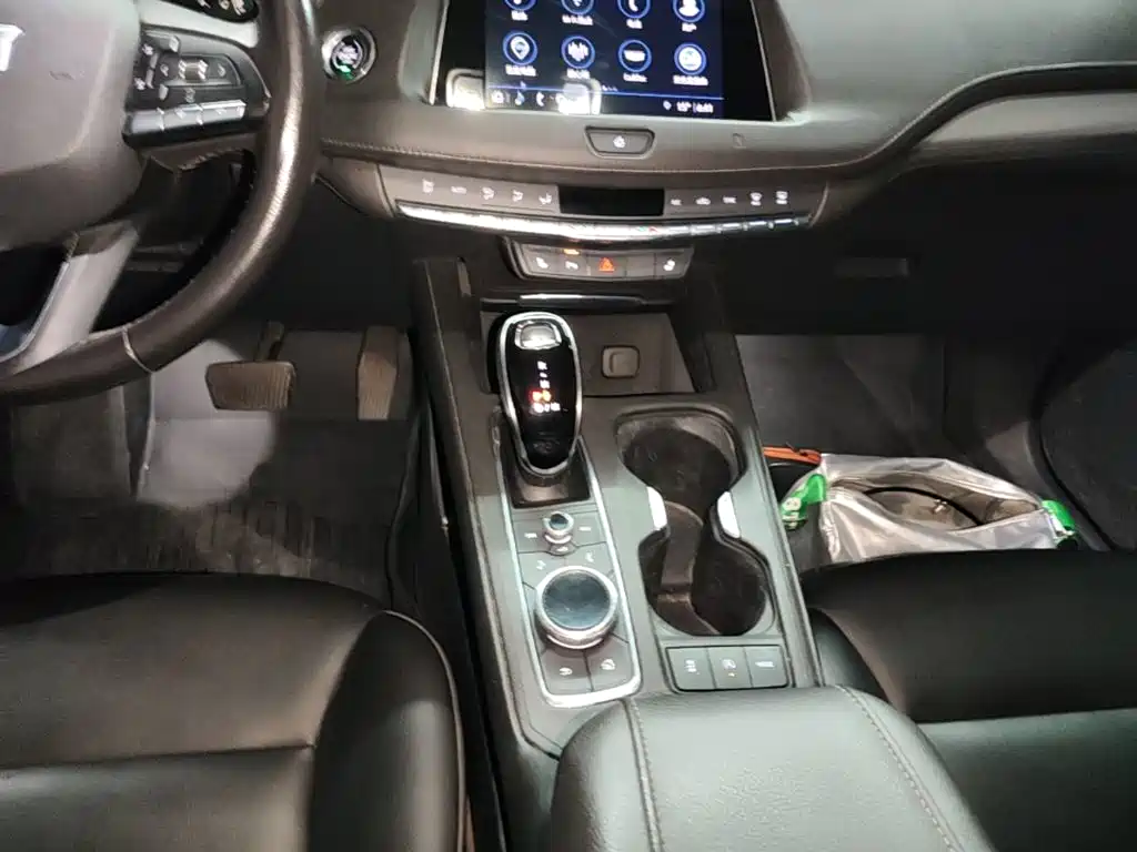 Cadillac XT4 — миниатюра 10