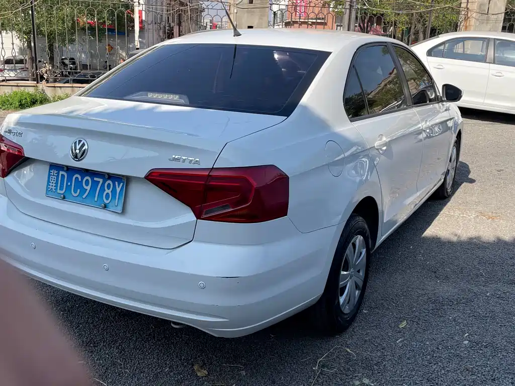 Volkswagen Jetta — миниатюра 9